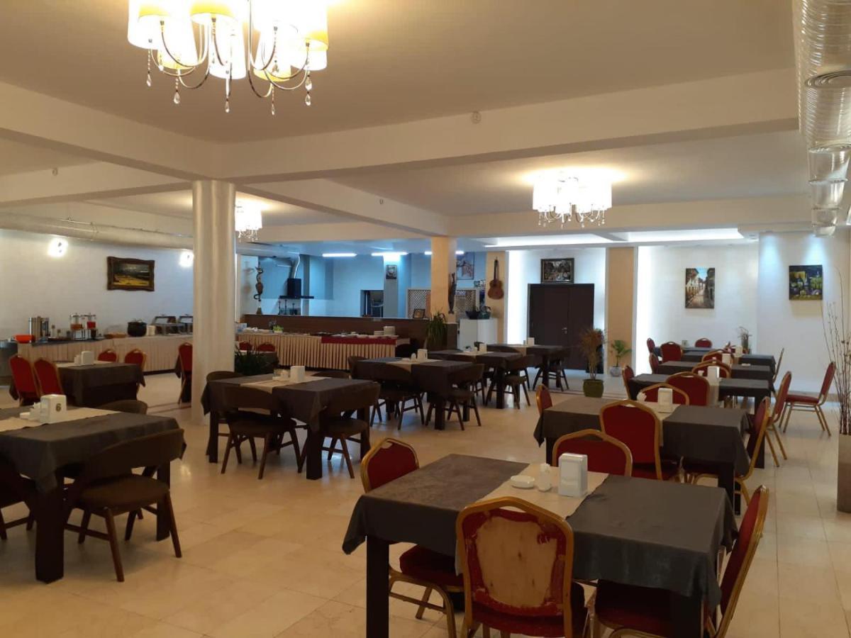 Hotel Sinaia Palace Erbil Exteriör bild